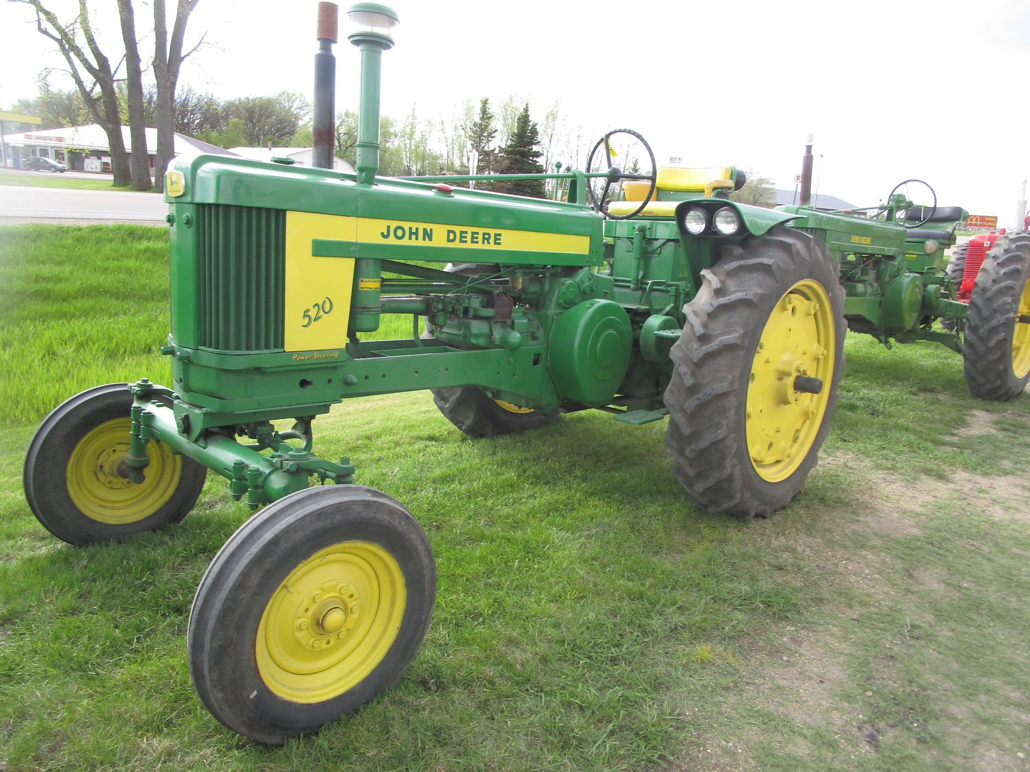 1958 JOHN DEERE 520 WIDE FRT. ,  3 pt., LPTO, P.S., hyd., gd. tires & paint,