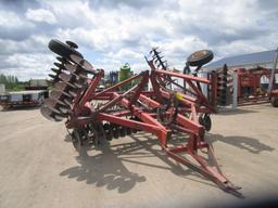 24' IHC 490 TANDEM DISK, 8 1/2" spacing