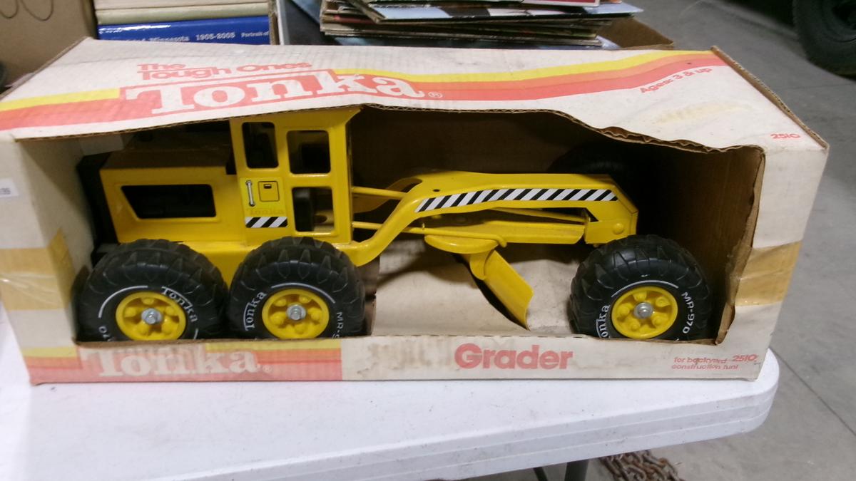 TONKA GRADER # 2510  & MIGHTY TONKA CUSTOM VAN