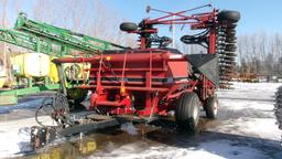 30 'CASE IH  8600 GRAIN DRILL, single compartment, standard fill auger, 1000 RPM pump, track wackers