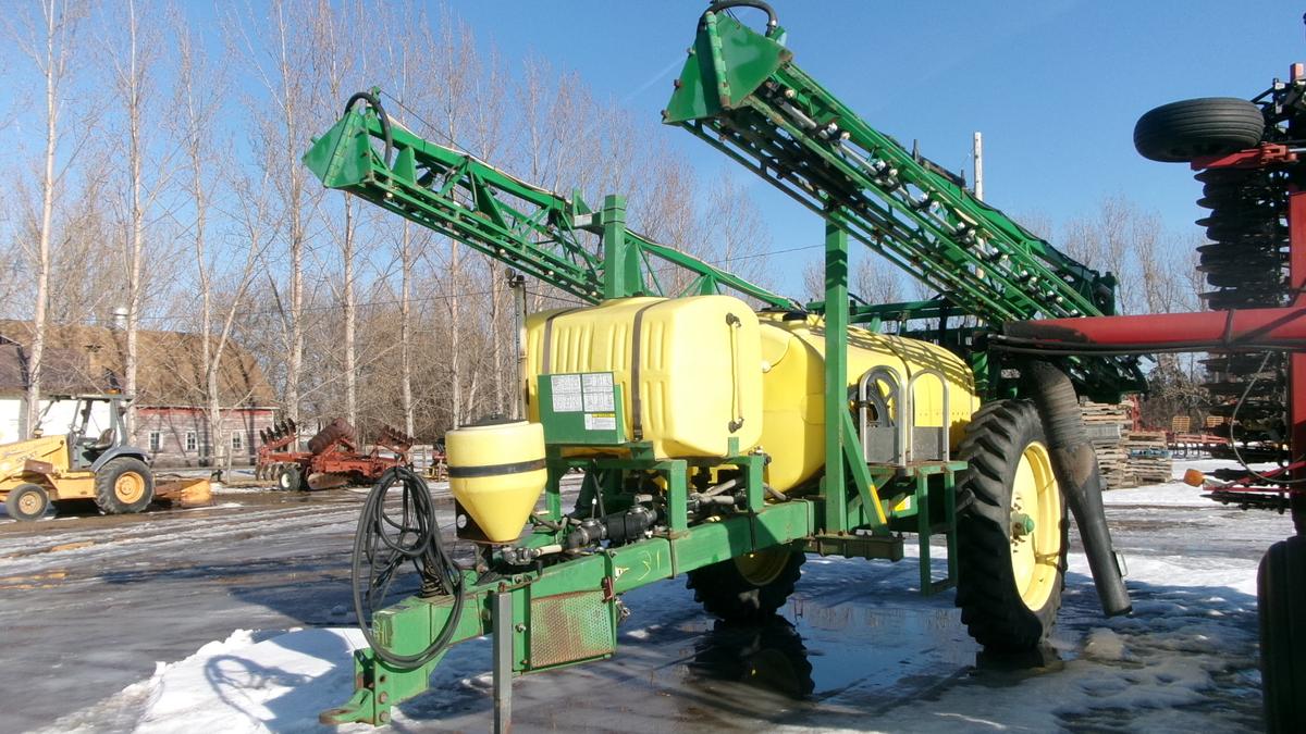 90' SUMMERS ULTIMATE PULL TYPE SPRAYER,  hyd. Pump, 1000 gallon, 200 gallon wash tank, mixing cone,+