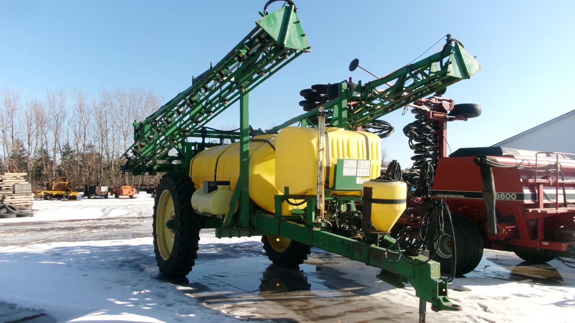 90' SUMMERS ULTIMATE PULL TYPE SPRAYER,  hyd. Pump, 1000 gallon, 200 gallon wash tank, mixing cone,+