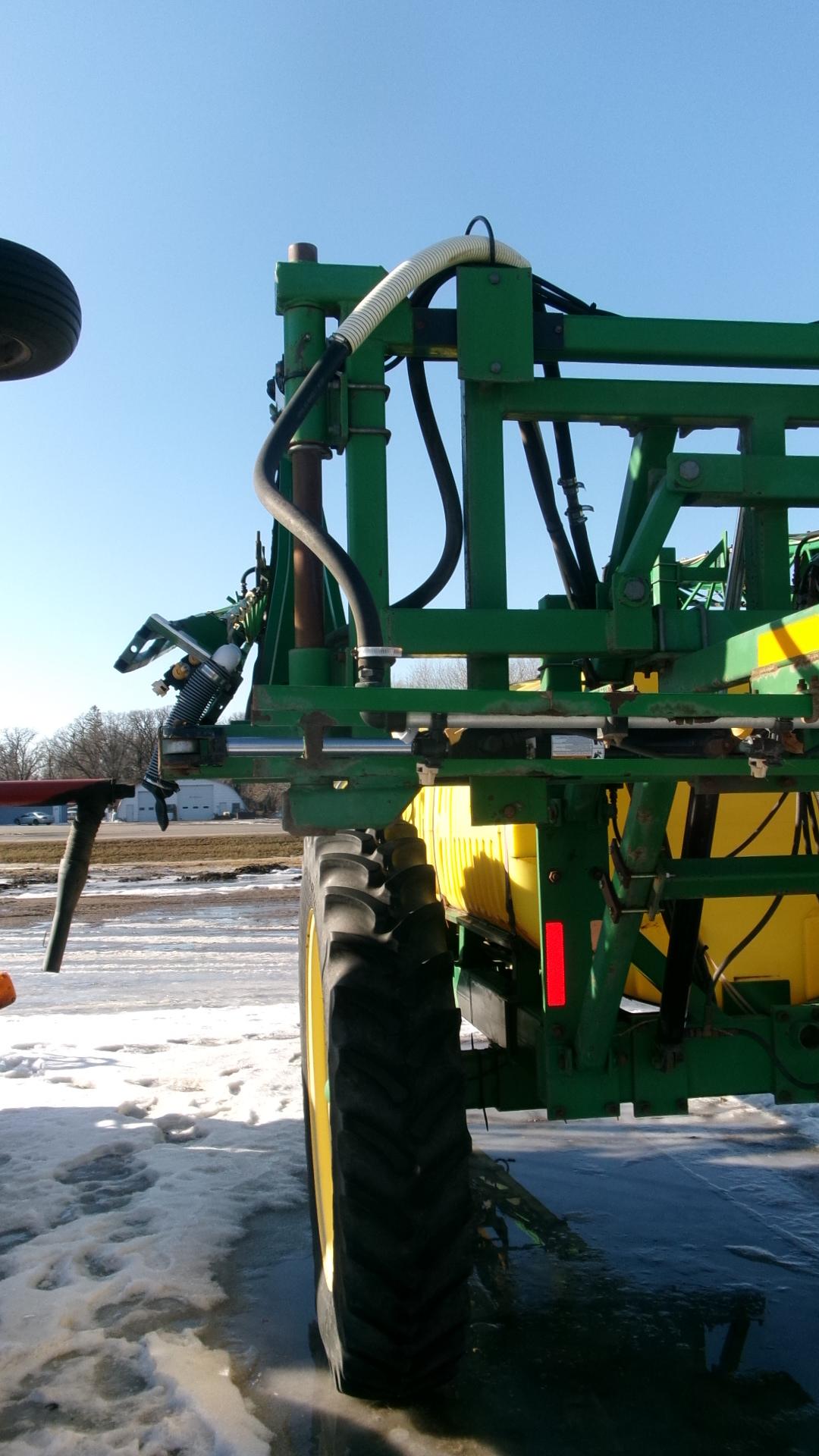 90' SUMMERS ULTIMATE PULL TYPE SPRAYER,  hyd. Pump, 1000 gallon, 200 gallon wash tank, mixing cone,+