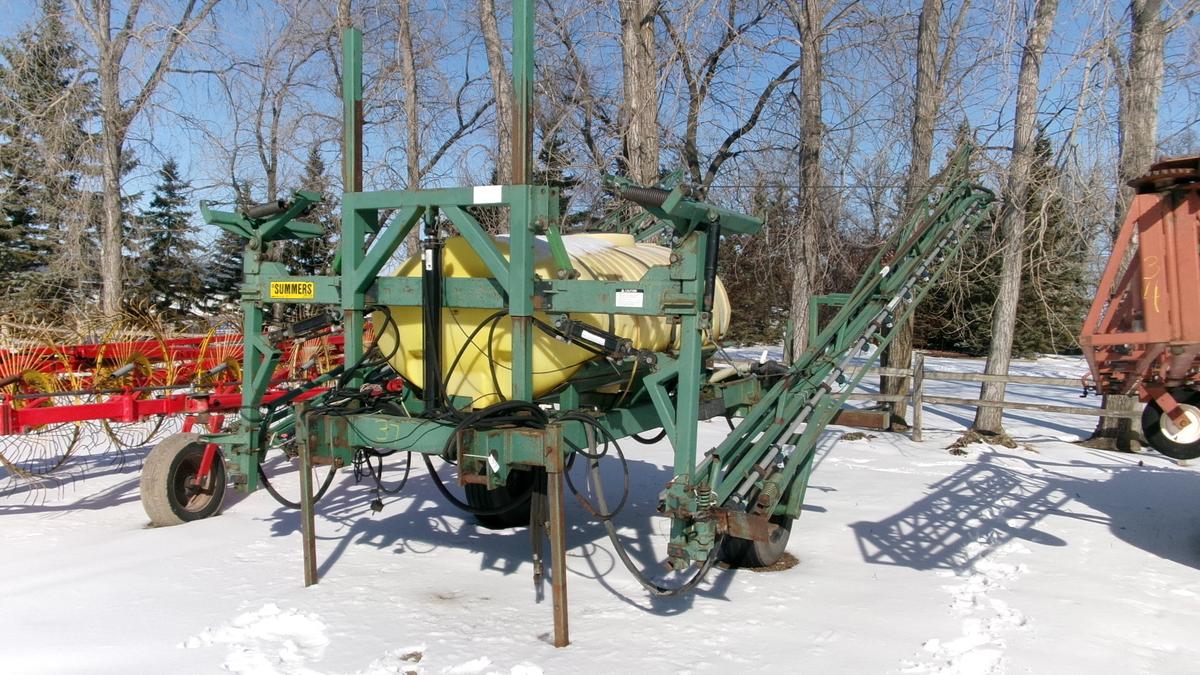 90' SUMMERS 2 PT. 500 GALLON SPRAYER, 20" spacing, triple nozzles, monitor in office