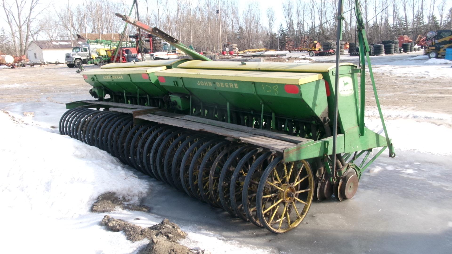 16' JOHN DEERE LL 166 PRESS DRILLS, fertilizer, markers, depth bands, ph. Roger @ 289-3649