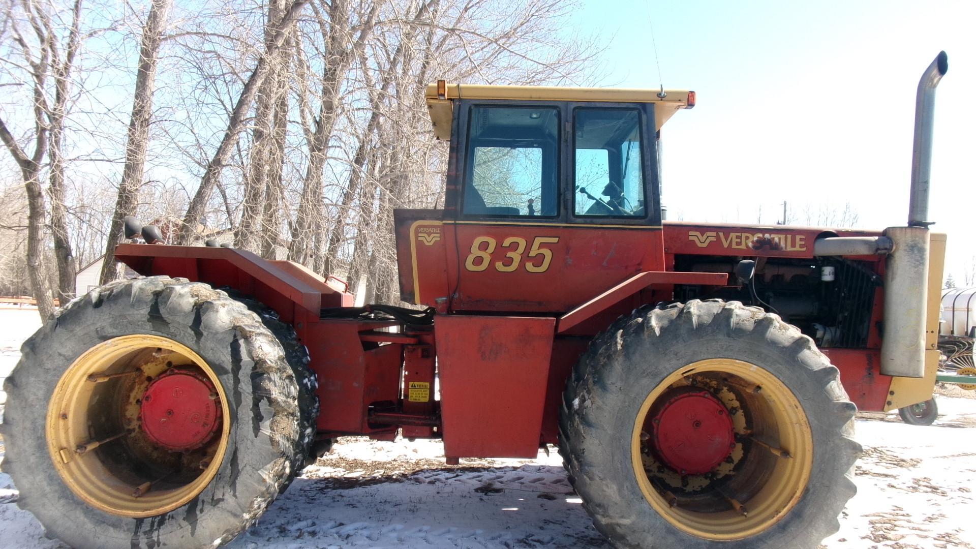 1982 VERSATILE 835 4WD, 4 remotes, 18.4 x 38" banddualed, shows 2055 hrs.,  ph. Gary @ 686-6855