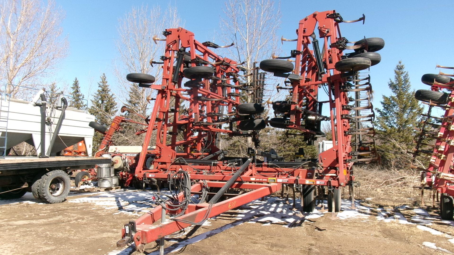 55' CASE IH TIGERMATE 200 5 SECTION FIELD CULTIVATOR w / 4 BAR HARROW,  ph. Jim  @ 686-5904