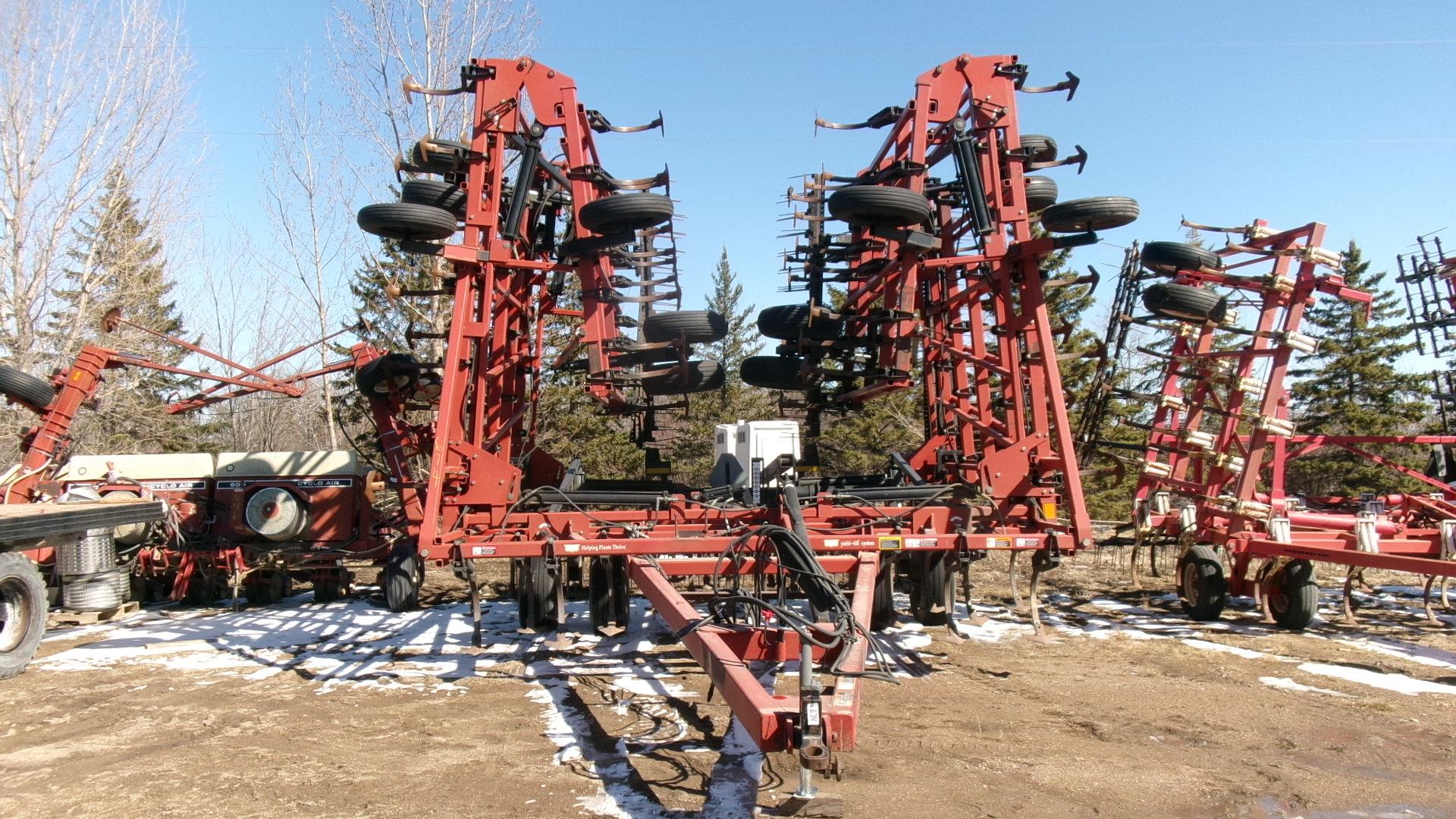 55' CASE IH TIGERMATE 200 5 SECTION FIELD CULTIVATOR w / 4 BAR HARROW,  ph. Jim  @ 686-5904