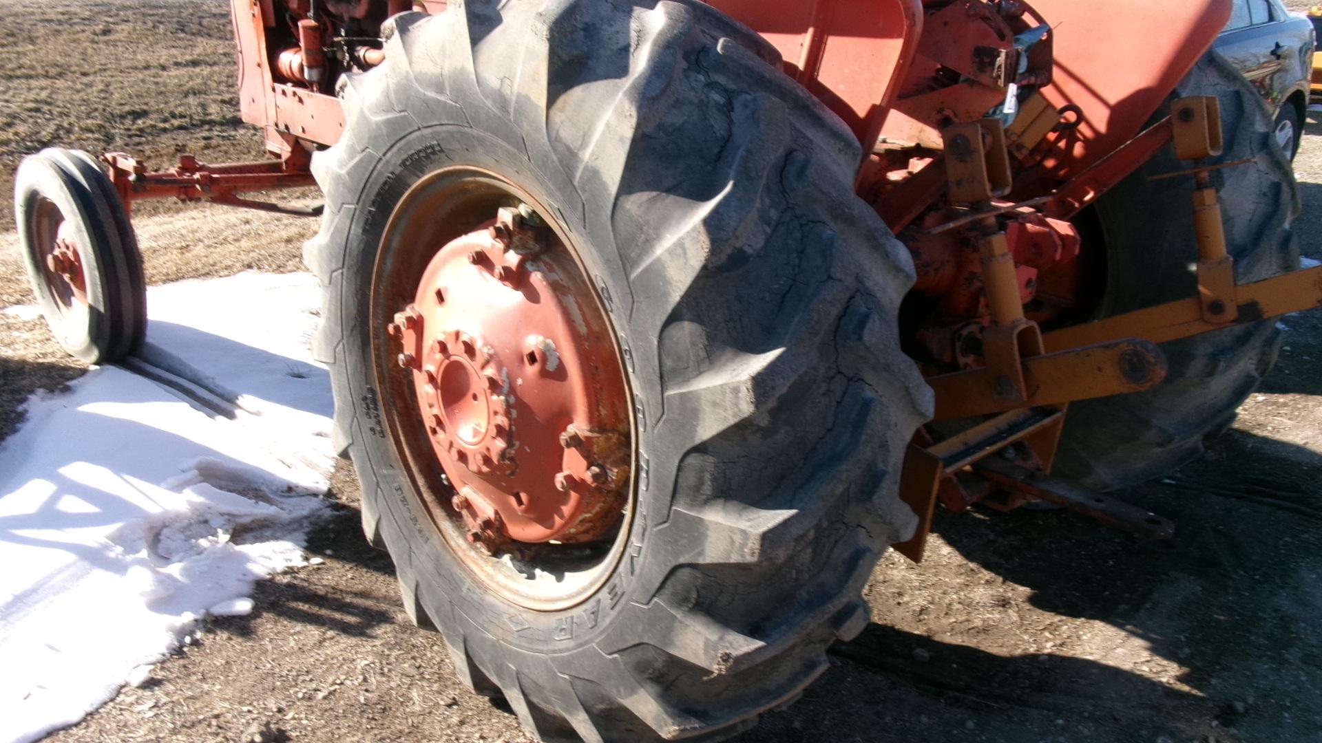 ALLIS D-17, one remote, Allis 2 point, 13" x 28" tires, ph. Jerry @ 684-5142