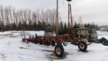 8 ROW IHC 295 FLEX PLANTER, w / transport