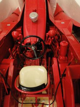 Farmall 560 W/ 2-MH Corn Picker, Die Cast, Ertl, SpecCast Precision Series, 1/16, Never Out of Box