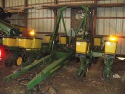 JD 7200 8-30 PLANTER