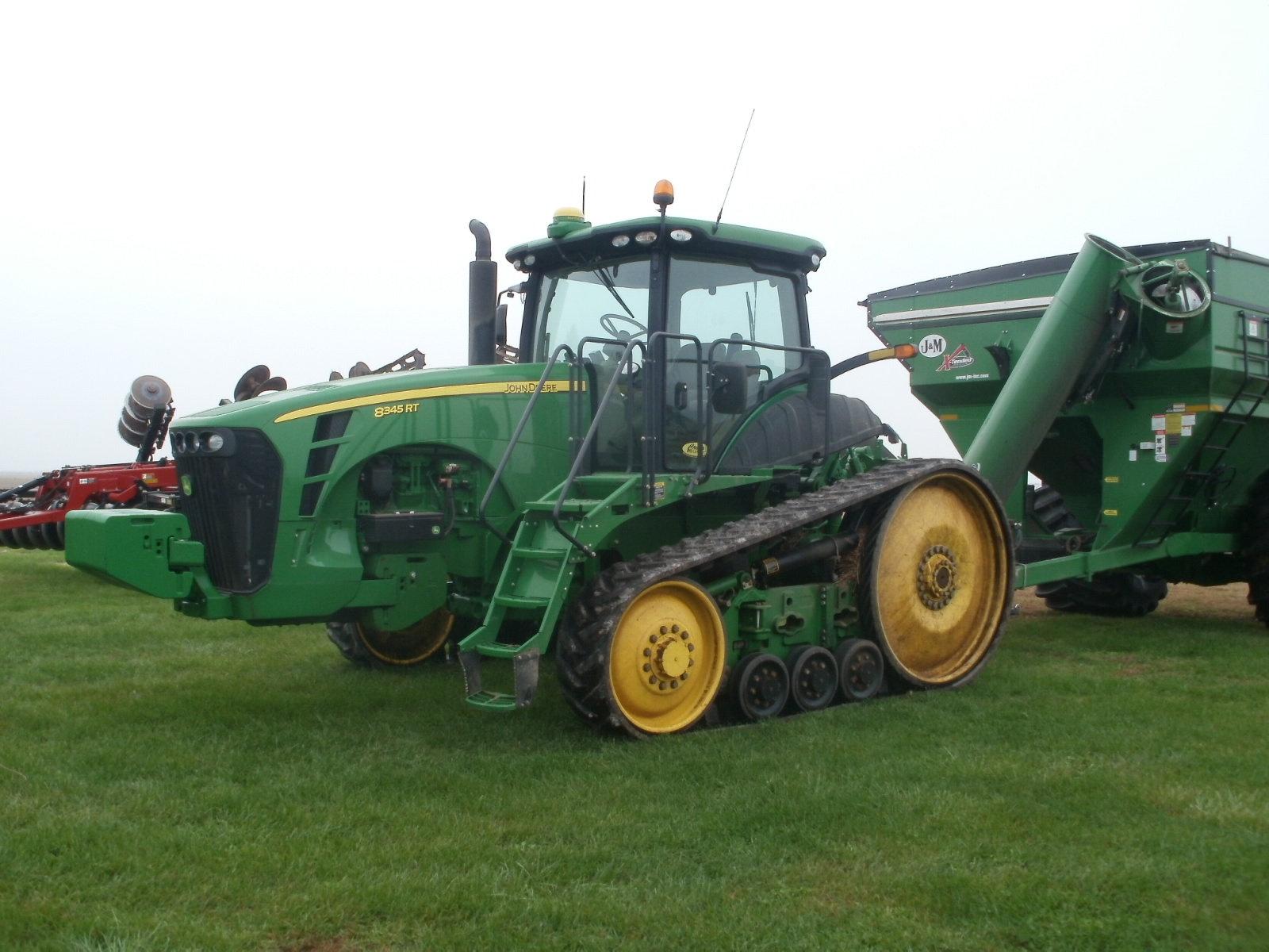 2010 JD 8345RT