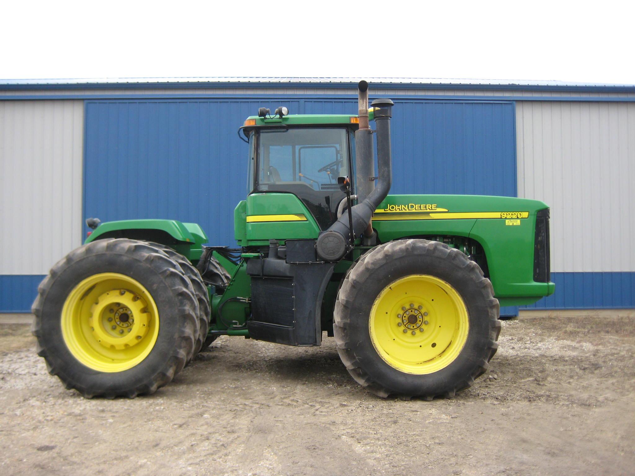 2004 JD 9220 4 wheel drive Tractor