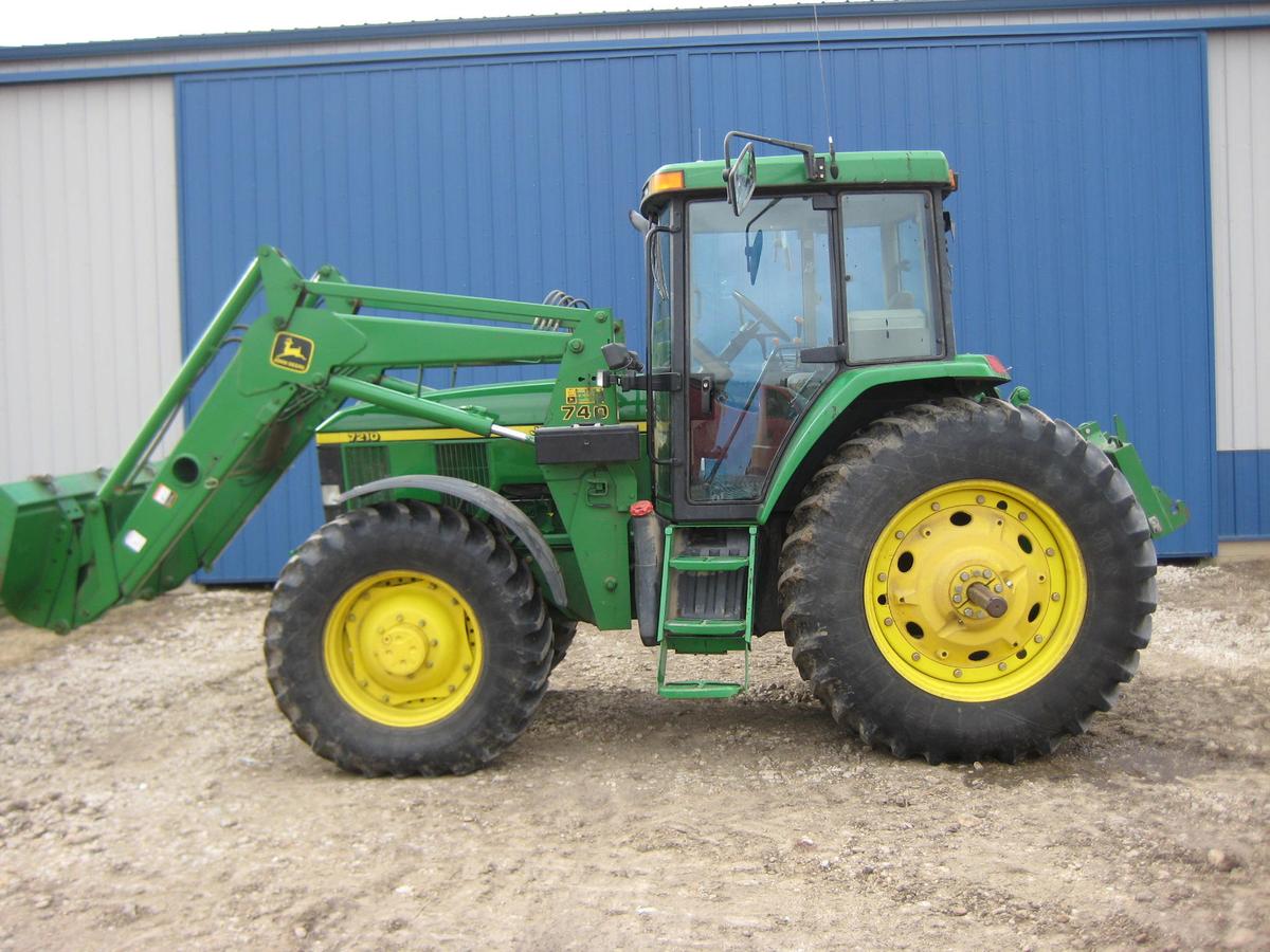 2002 JD 7210 MFWD Tractor