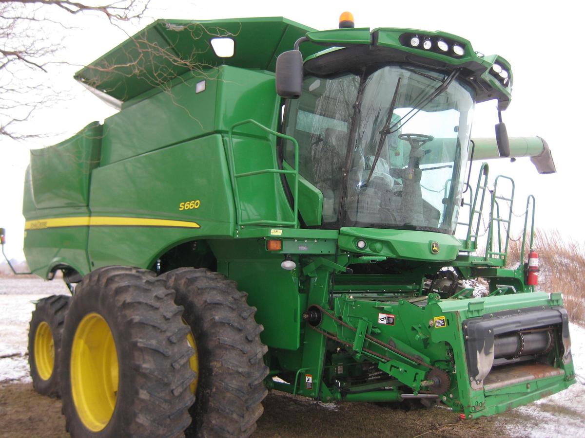 2012 JD S660 Combine