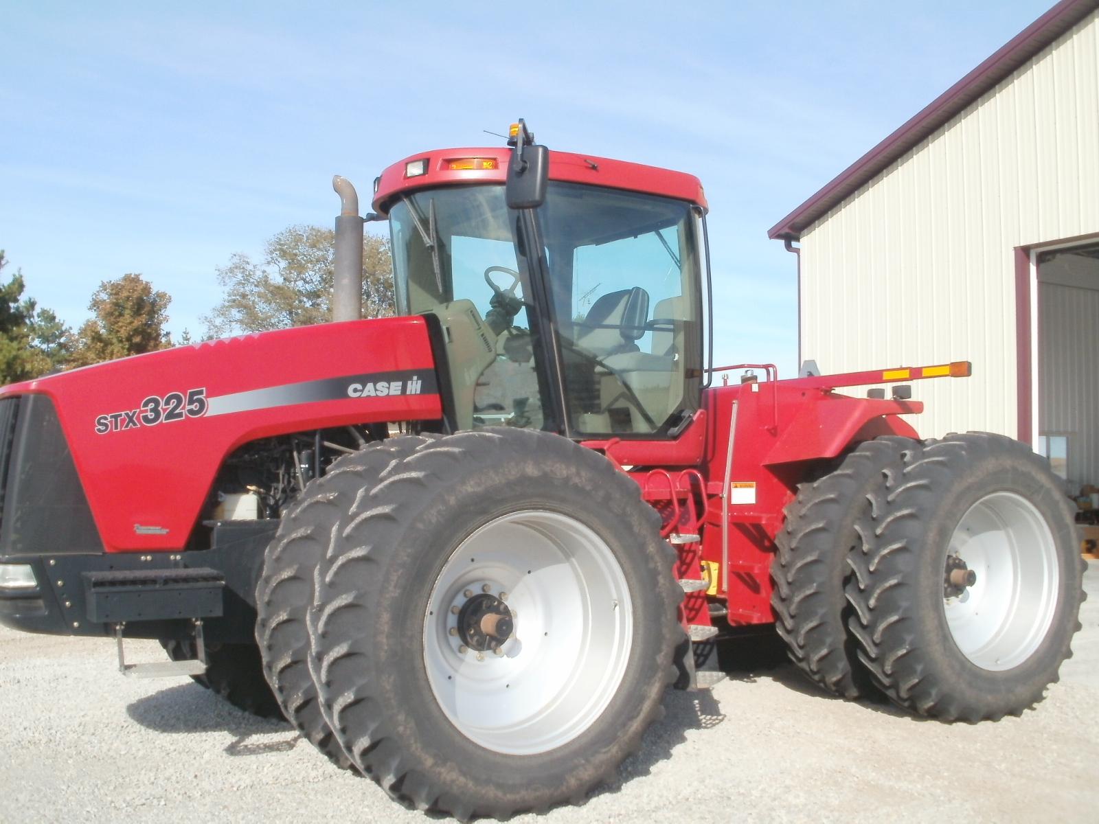 C/IH STX 325 Four Wheel Drive Tractor, JAF289820;