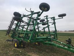 JD 2210 Field Cultivator