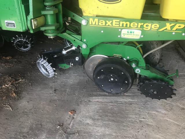 JD 1770NT 16-30" Planter