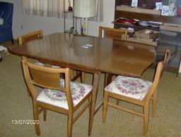 Walnut Table w/chairs