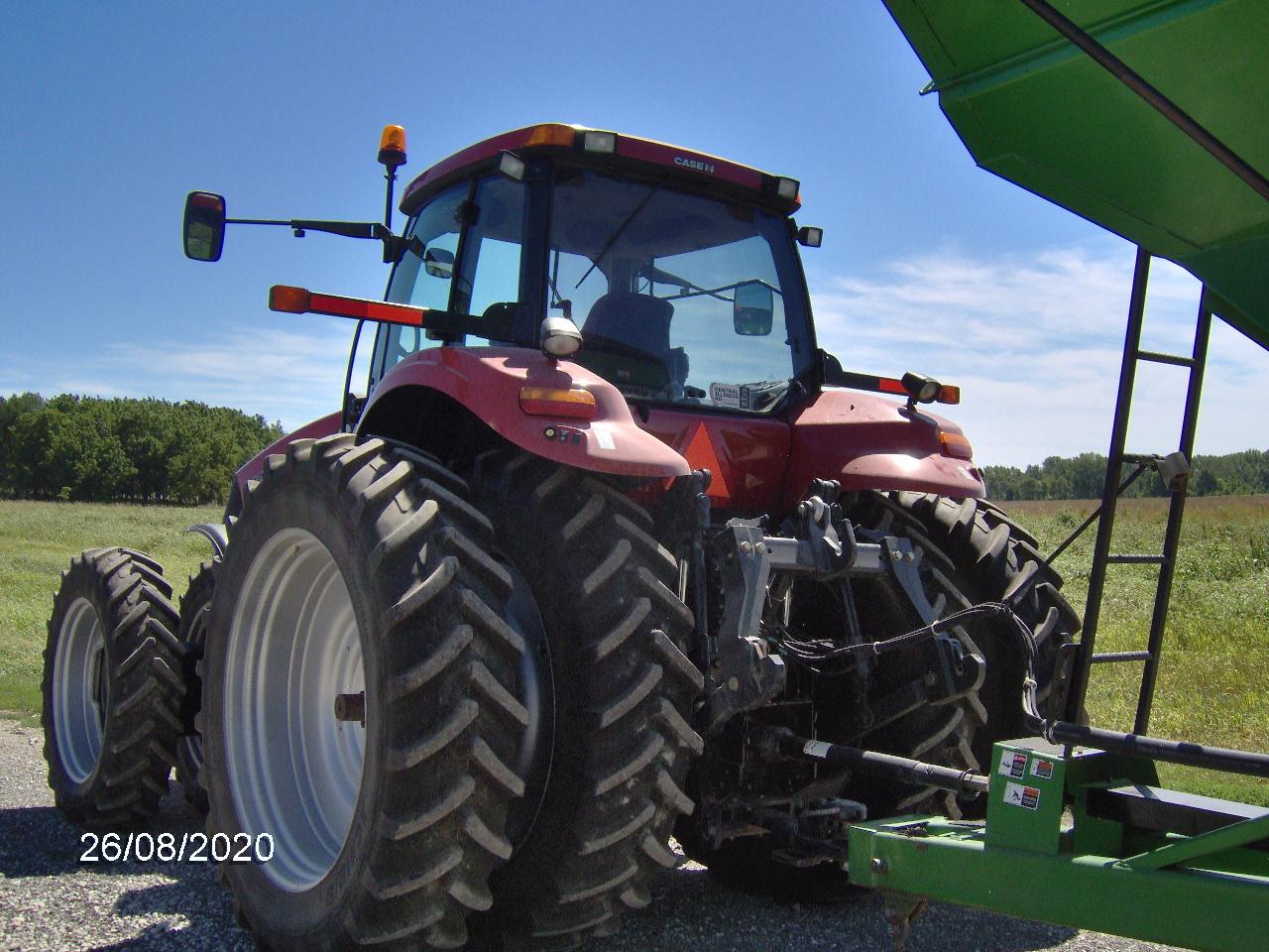 Case IH 260 Magnum Tractor