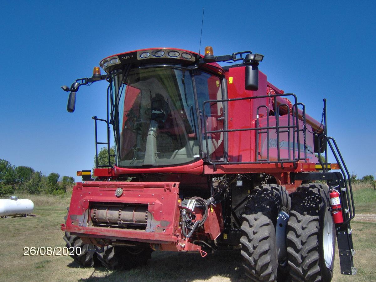 Case/IH 6140 Combine