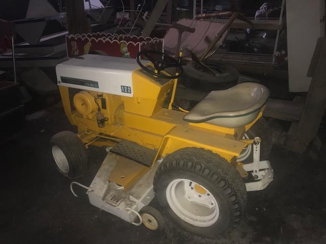 Cub Cadet Model 122