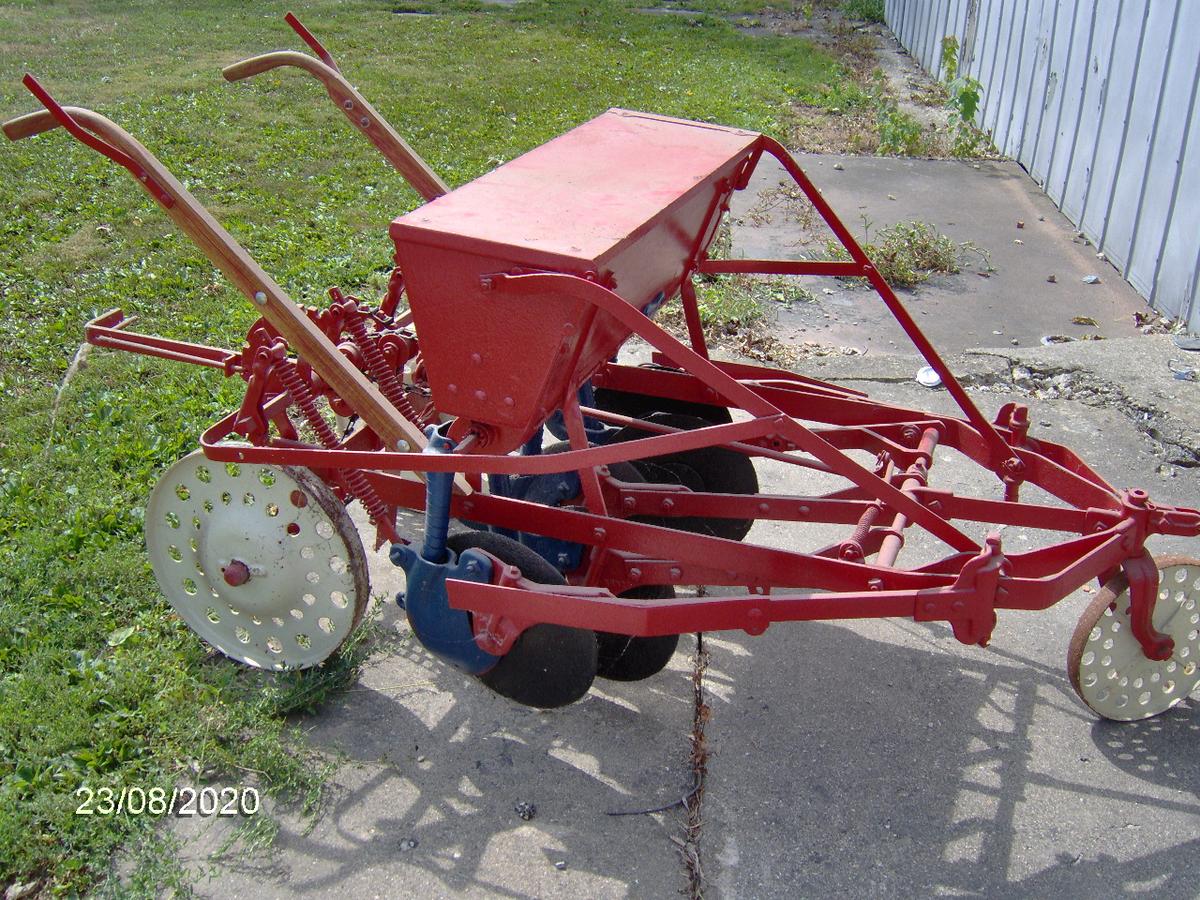 1924 IHC McCormick Hoosier drill