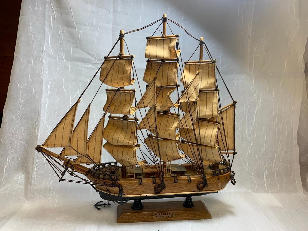 Fragata Siglo XVIII Figurine Ship & Aluminum Song Ship