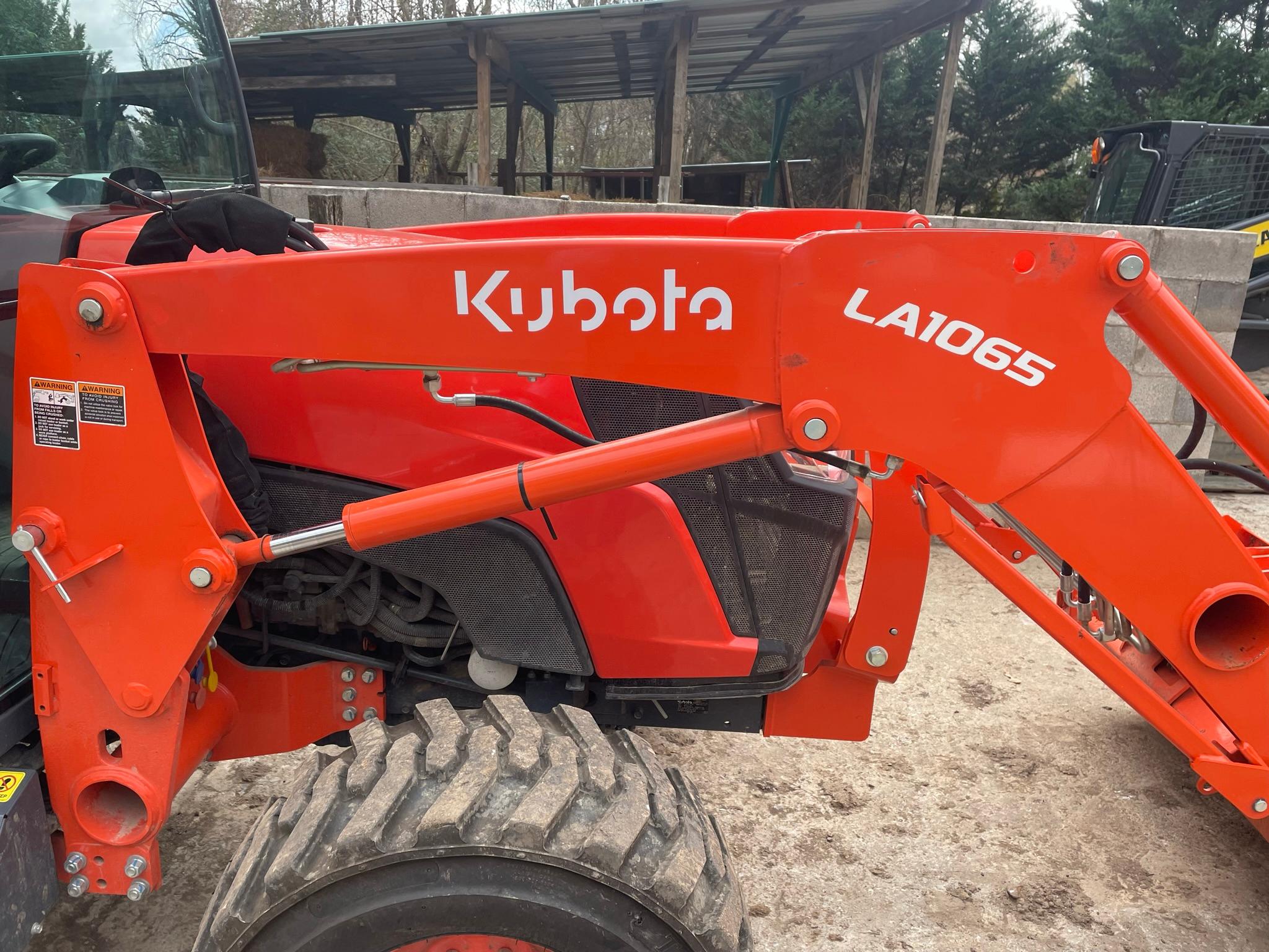 Kubota MX6000 Tractor w/Loader