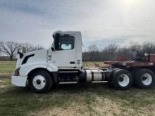 2013 Volvo Day Cab Truck