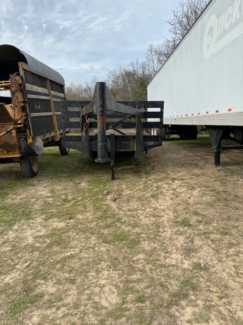 22' Gooseneck Flatbed Trailer