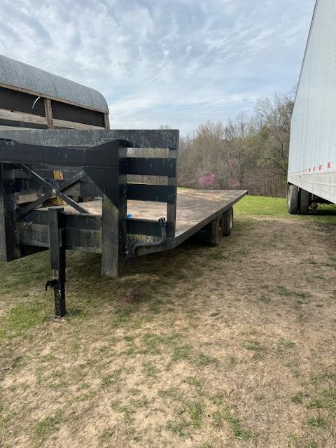 22' Gooseneck Flatbed Trailer