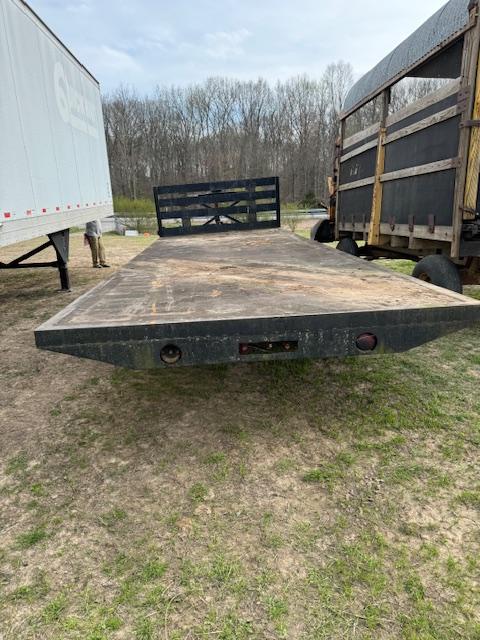 22' Gooseneck Flatbed Trailer