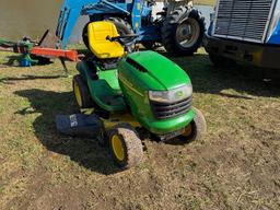 JD L130 Lawnmower