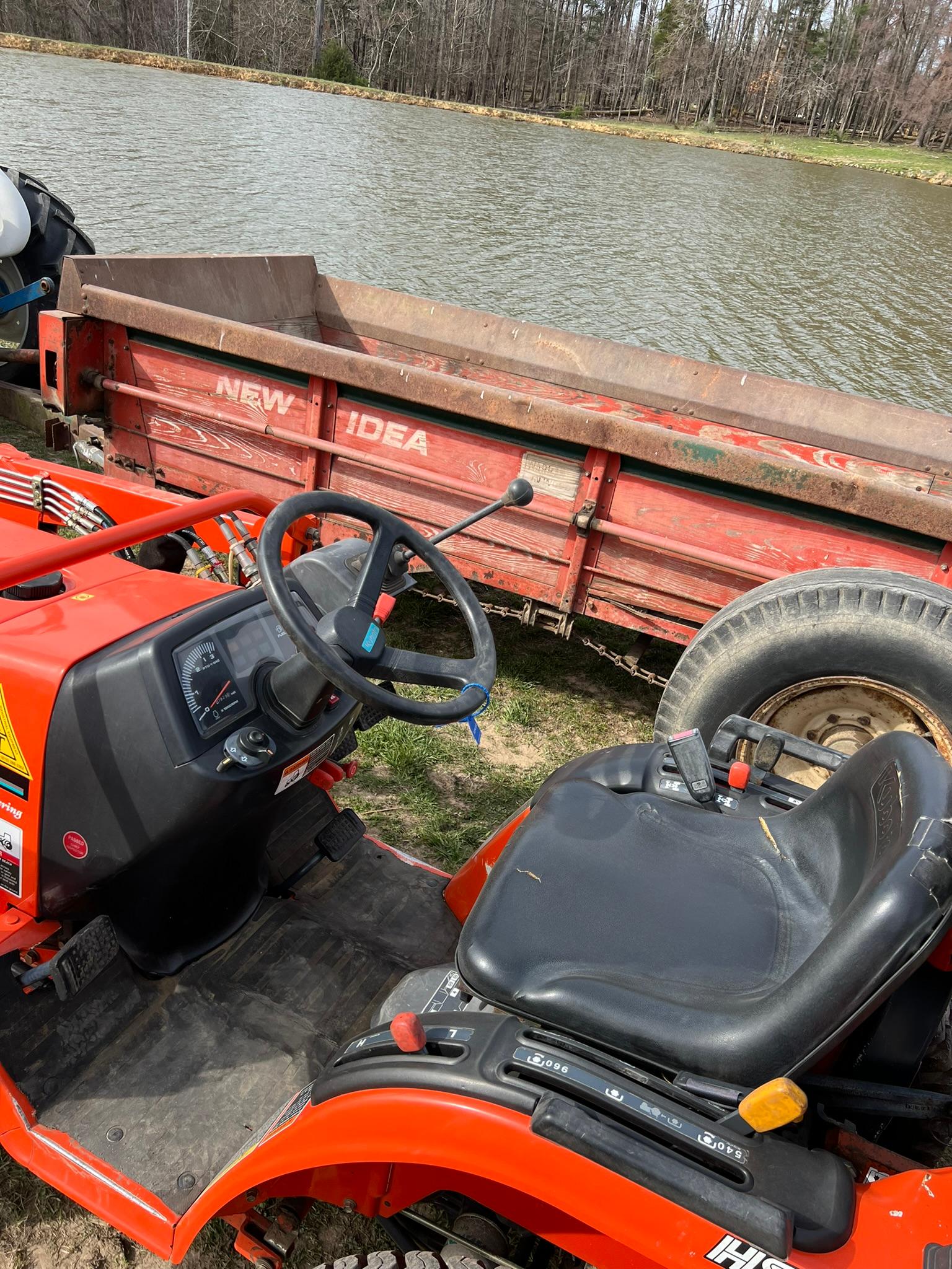 2000 Kubota B7500 HSD Tractor