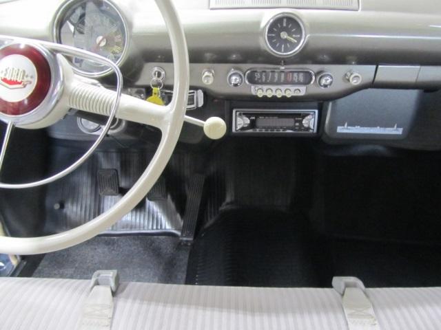 1950 Ford Deluxe Custom 2-door
