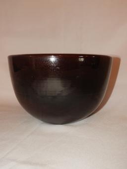 Unusual crockery bowl w/ pattern on inside bottom