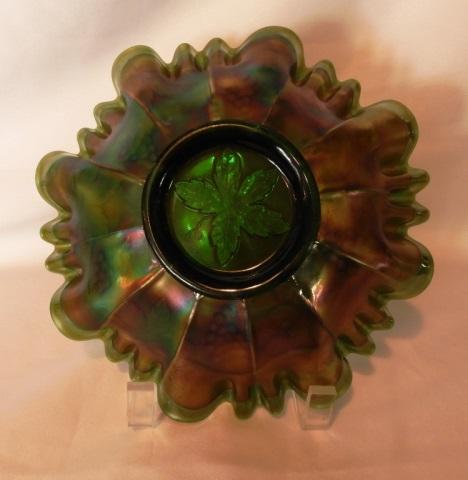 Emerald green Carnival ruffled edge bowl