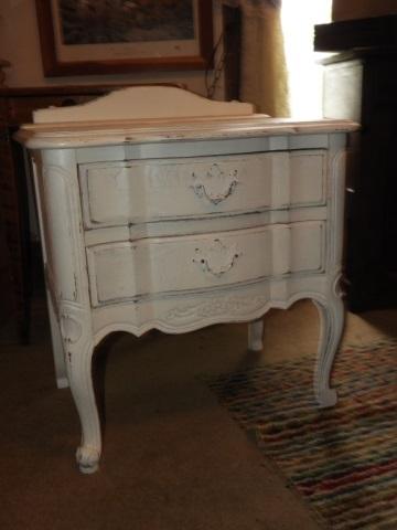 White night stand, 2 drawers, repainting