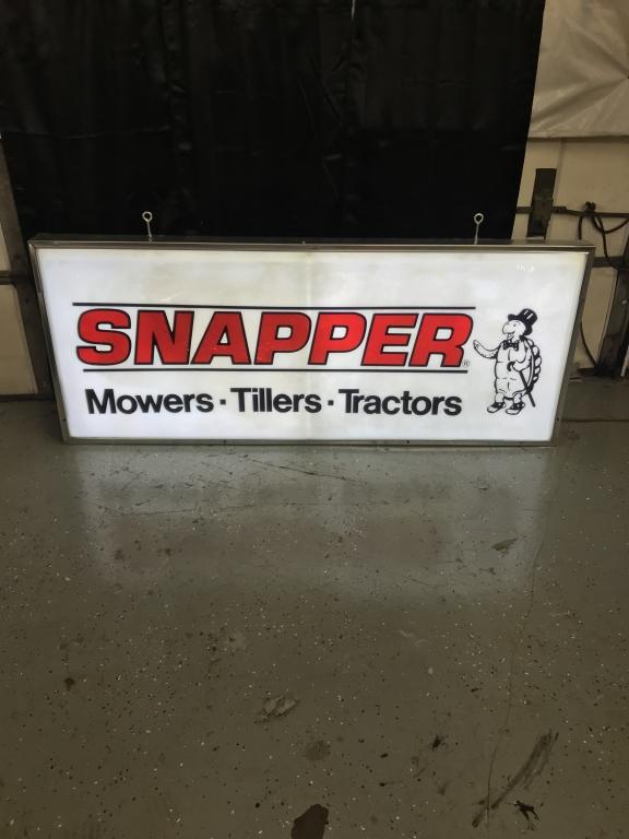 Snapper Mower light, 73"x30"x5"