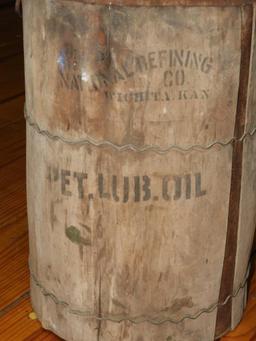 Early wood lined oil can
