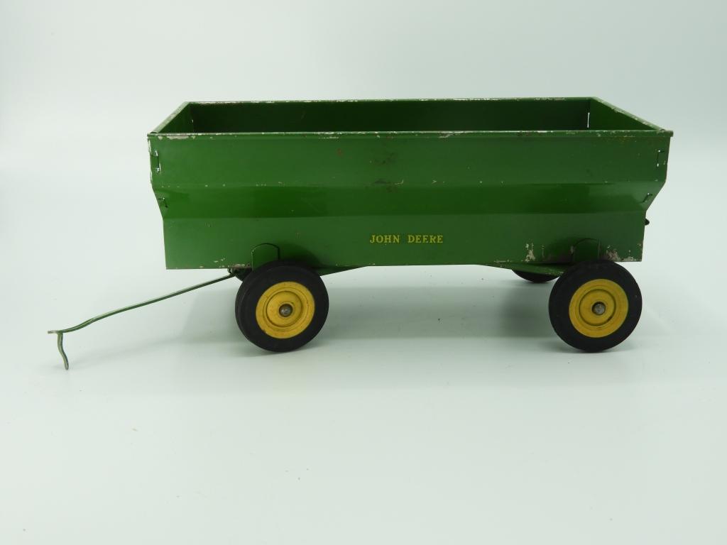 John Deere 4 wheel grain wagon, 8"Lx4"T