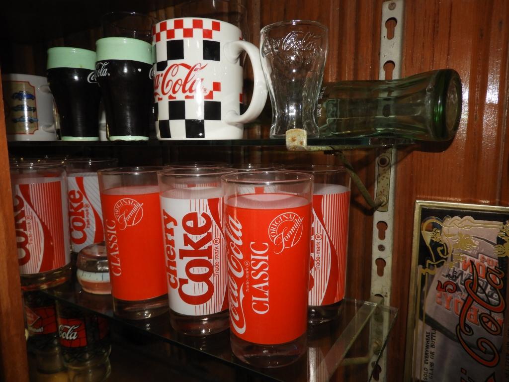 Group of Coca-Cola glasses & mugs