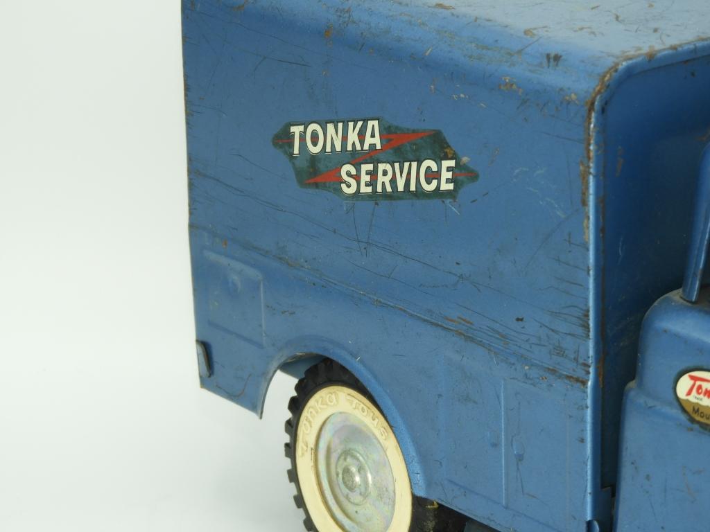 Tonka Toys stamped steel box truck "Tonka Service"