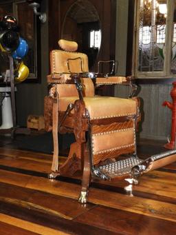 E. Berninghaus Cincinnati Hercules barber chair