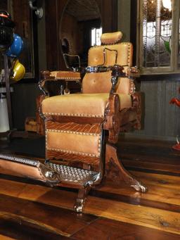 E. Berninghaus Cincinnati Hercules barber chair