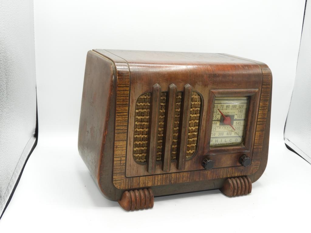 Philco Transitone wood case radio, 13"x10"