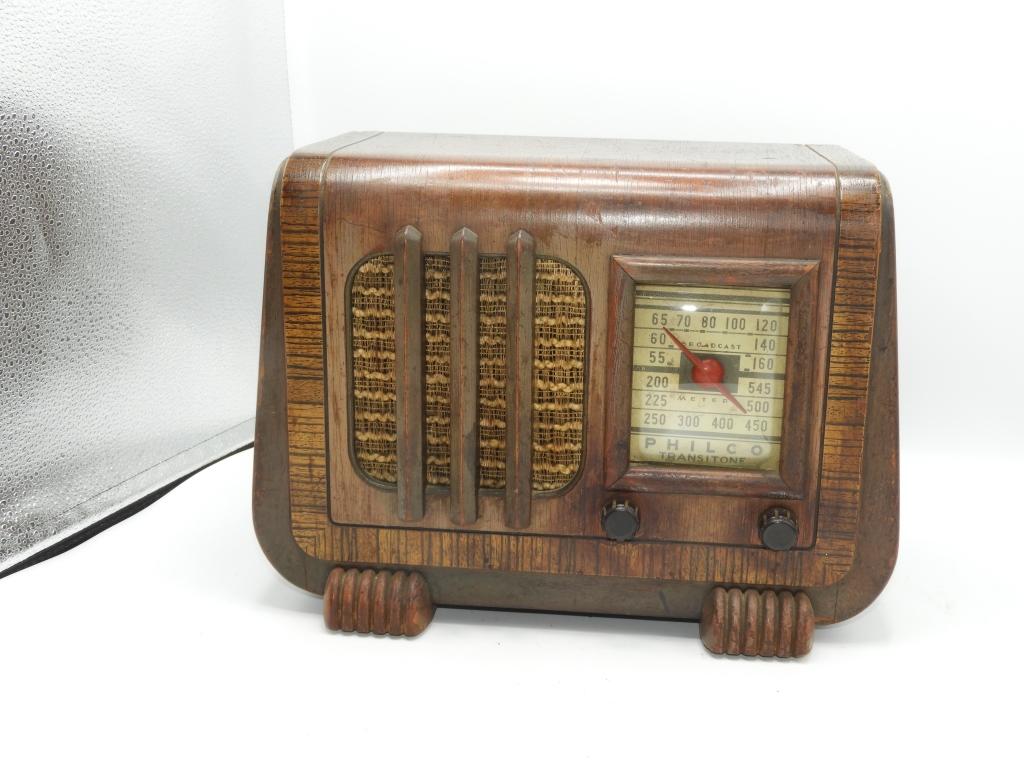 Philco Transitone wood case radio, 13"x10"