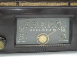 General Electric mdl 200 radio, 12"x7"